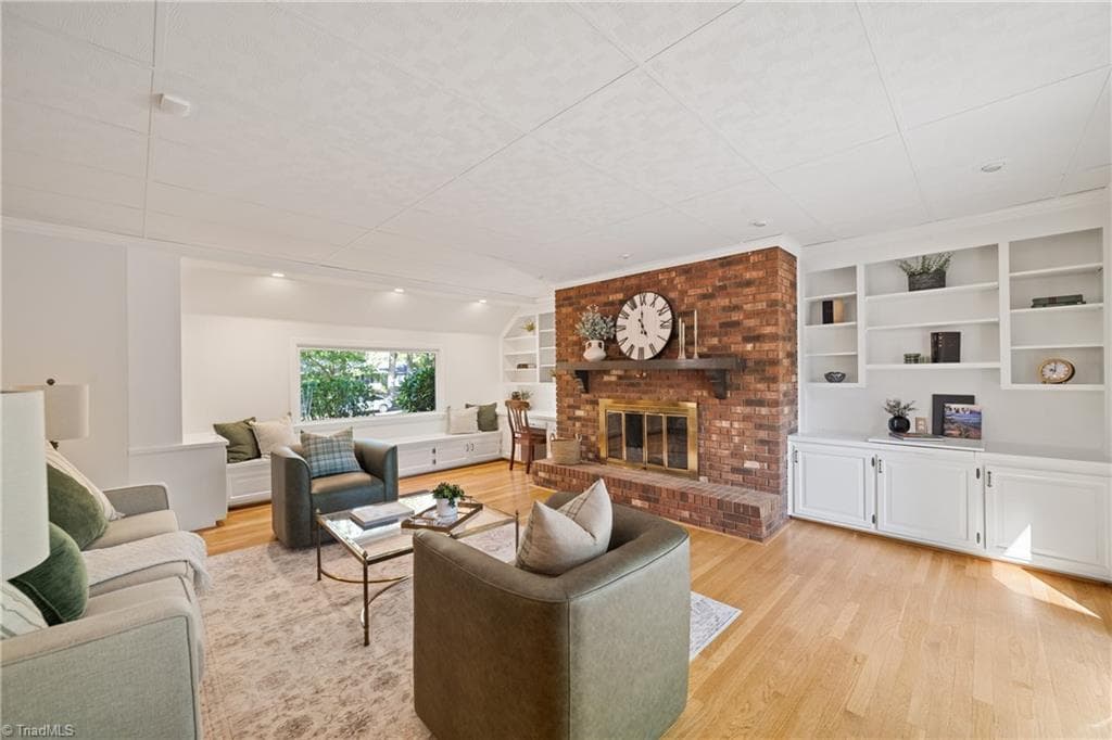Den - 719 Quarterstaff Road, Winston-Salem NC 27104, Winston-Salem