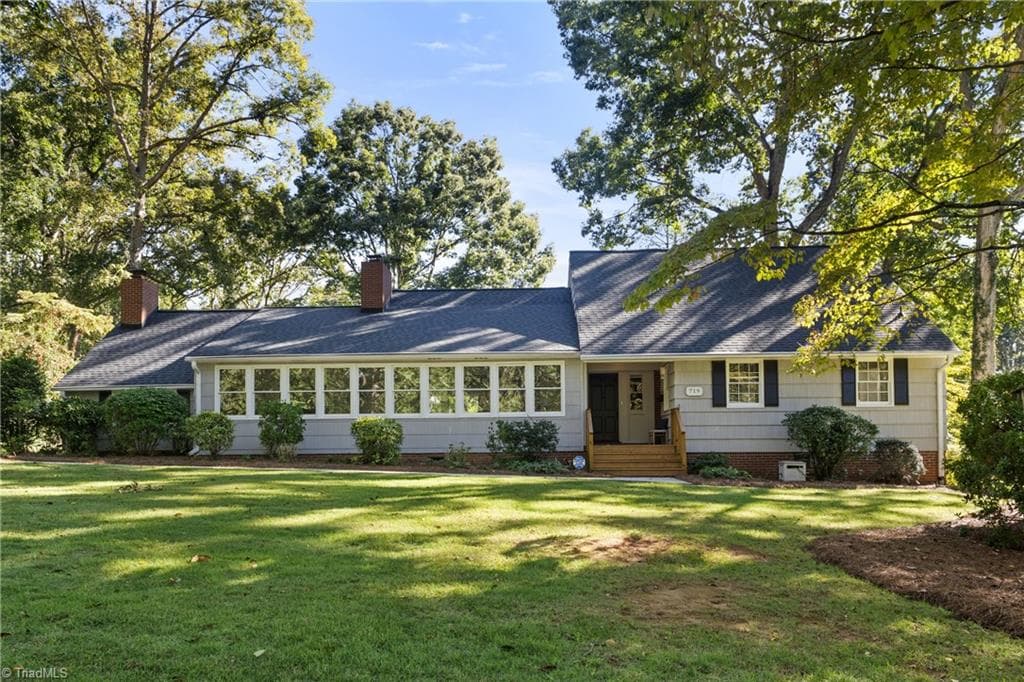 719 Quarterstaff Road, Winston-Salem NC 27104