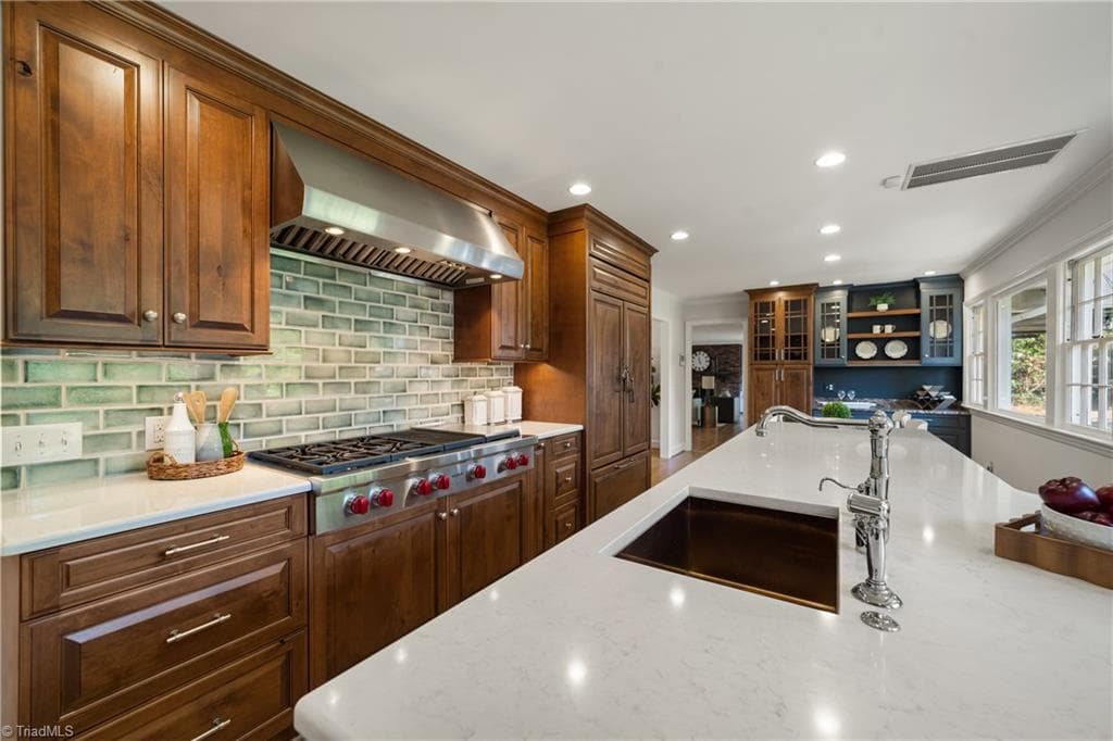 Kitchen - 719 Quarterstaff Road, Winston-Salem NC 27104, Winston-Salem