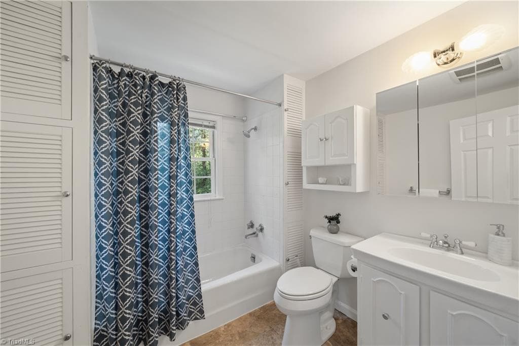 Bath - 719 Quarterstaff Road, Winston-Salem NC 27104, Winston-Salem