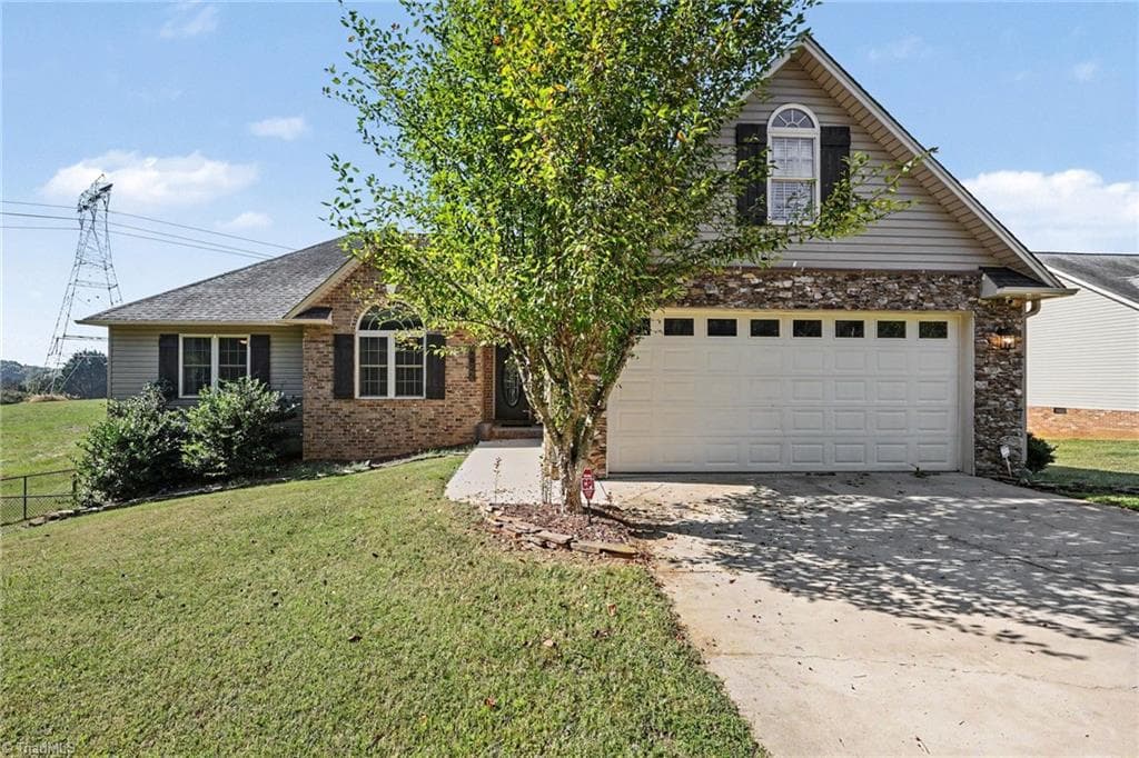 Stick/Site Built at 2825 Fuller Mill Road N, Thomasville NC 27360, Thomasville, photo 2 of 39