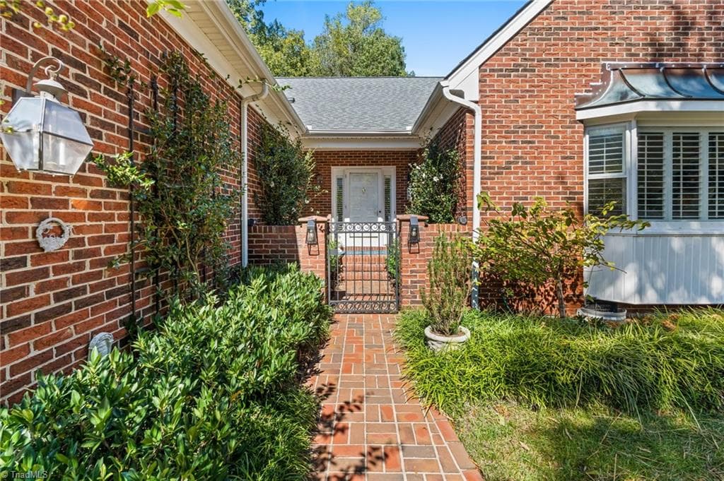1823 Country Club Drive, High Point NC 27262