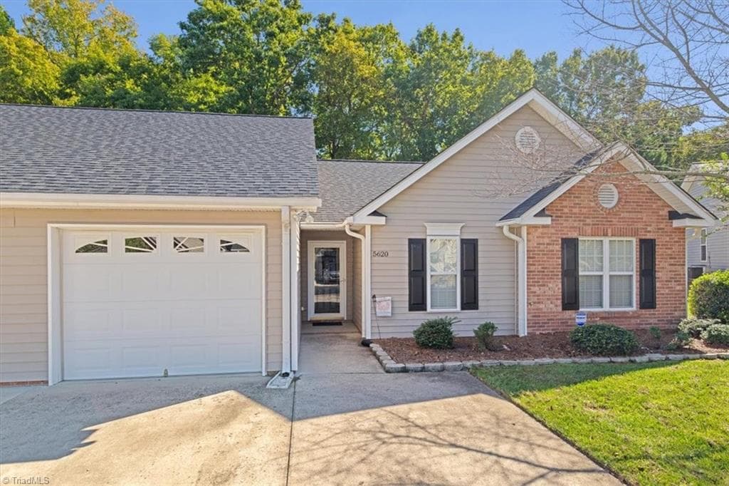 Stick/Site Built at 5620 Creek Bed Lane, High Point NC 27265, High Point, photo 4 of 50