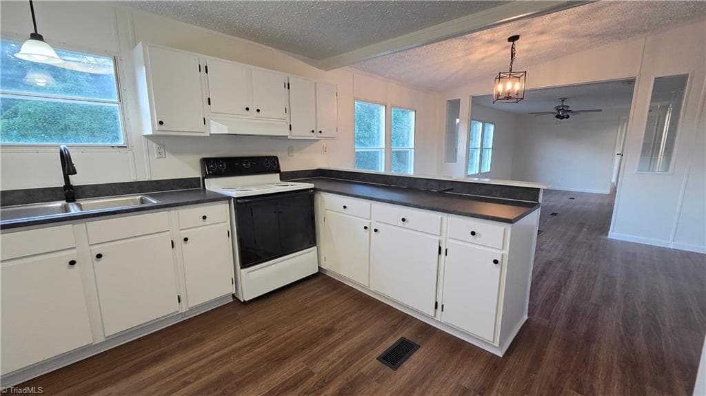 Manufactured Home at 128 Loy Drive, Pelham NC 27311, Pelham, photo 7 of 28