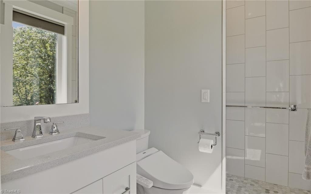 Guest Bath - walk-in shower, dual shower heads, grab bars - 3925 Thorndale Drive, Winston-Salem NC 27106, Winston-Salem