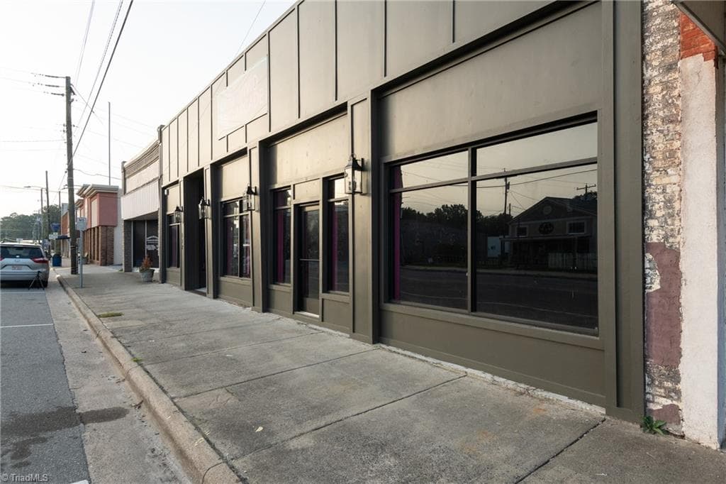 Industrial at 518 Queen Street, Grifton NC 28530, photo 3 of 21