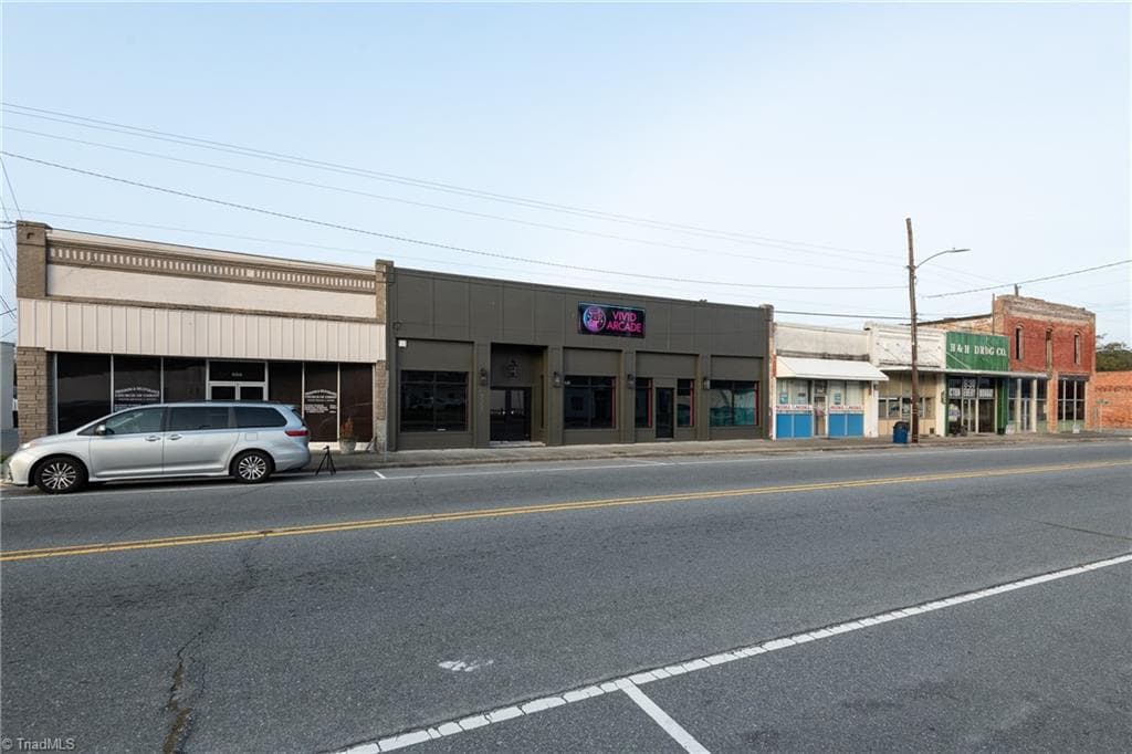 Industrial at 518 Queen Street, Grifton NC 28530, photo 5 of 21