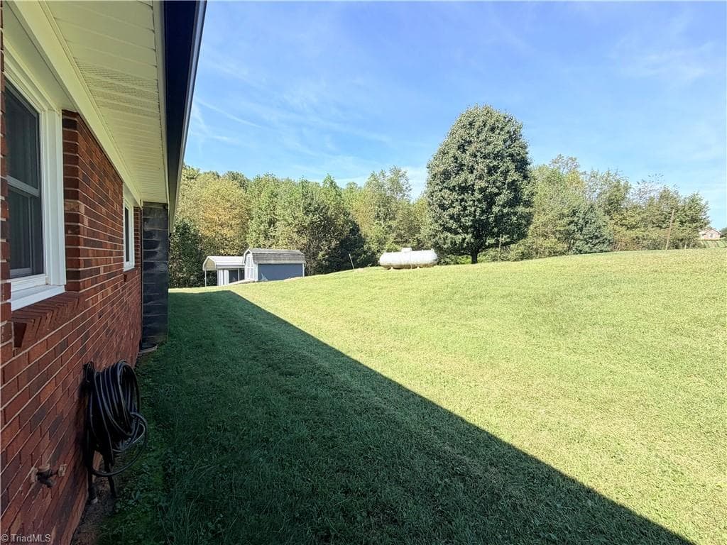 Stick/Site Built at 418 Cloverdale Lane, Wilkesboro NC 28697, Wilkesboro, photo 13 of 62