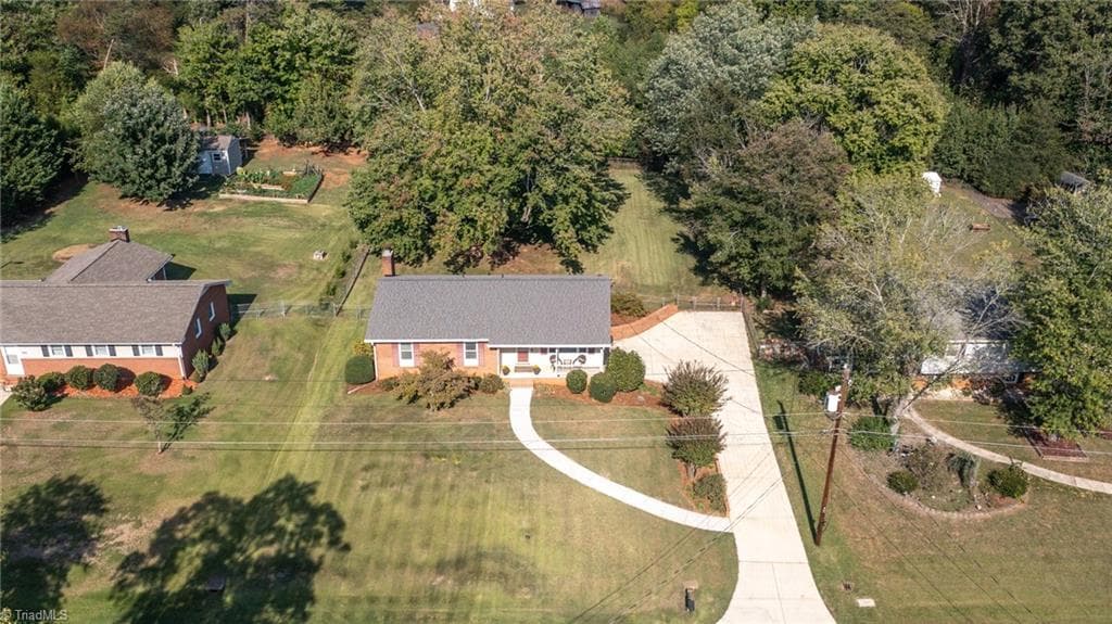 Stick/Site Built at 7541 Pine Trails Road, Pfafftown NC 27040, Pfafftown, photo 6 of 30