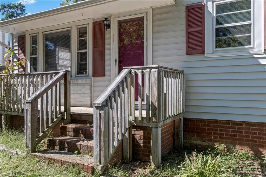 Stick/Site Built at 410 Rosewood Drive, Lexington NC 27292, Lexington, photo 2 of 24