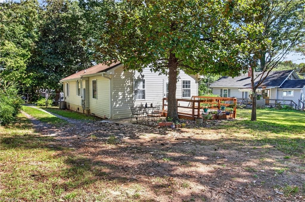 Stick/Site Built at 2907 Marthas Place, Greensboro NC 27408, Greensboro, photo 5 of 48