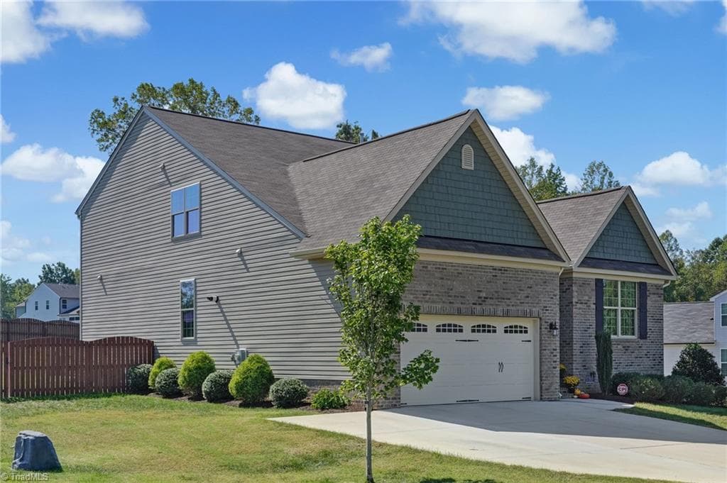 Stick/Site Built at 1466 Kernodle Landing Drive, Burlington NC 27217, photo 3 of 50
