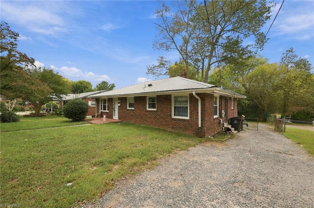 Stick/Site Built at 866 Rankin Street, Winston-Salem NC 27101, Winston-Salem, photo 3 of 40