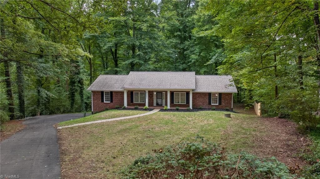 Stick/Site Built at 5550 Overlook Circle, Winston-Salem NC 27105, Winston-Salem, photo 3 of 50