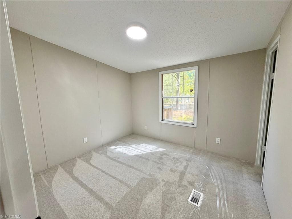 Manufactured Home at 5124 Mcleansville Road, McLeansville NC 27301, McLeansville, photo 16 of 21