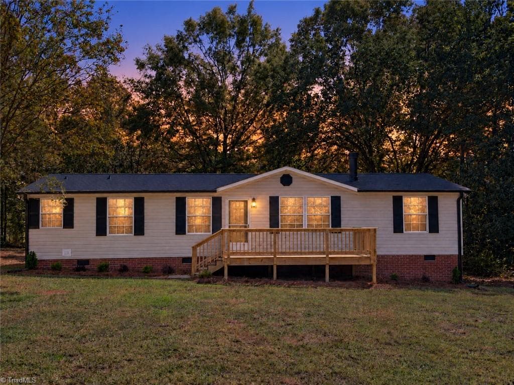Manufactured Home at 5124 Mcleansville Road, McLeansville NC 27301, McLeansville, photo 3 of 21