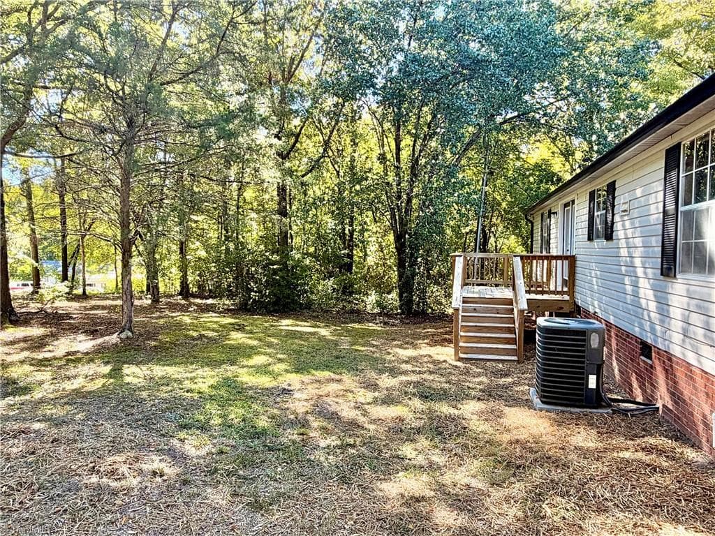 Manufactured Home at 5124 Mcleansville Road, McLeansville NC 27301, McLeansville, photo 20 of 21