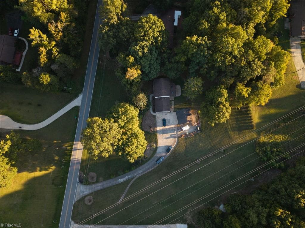 Stick/Site Built at 3415 Langdale Drive, High Point NC 27265, High Point, photo 59 of 62