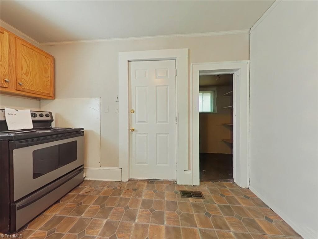 Duplex at 222 Dunleith Avenue, Winston-Salem NC 27101, Winston-Salem, photo 2 of 26