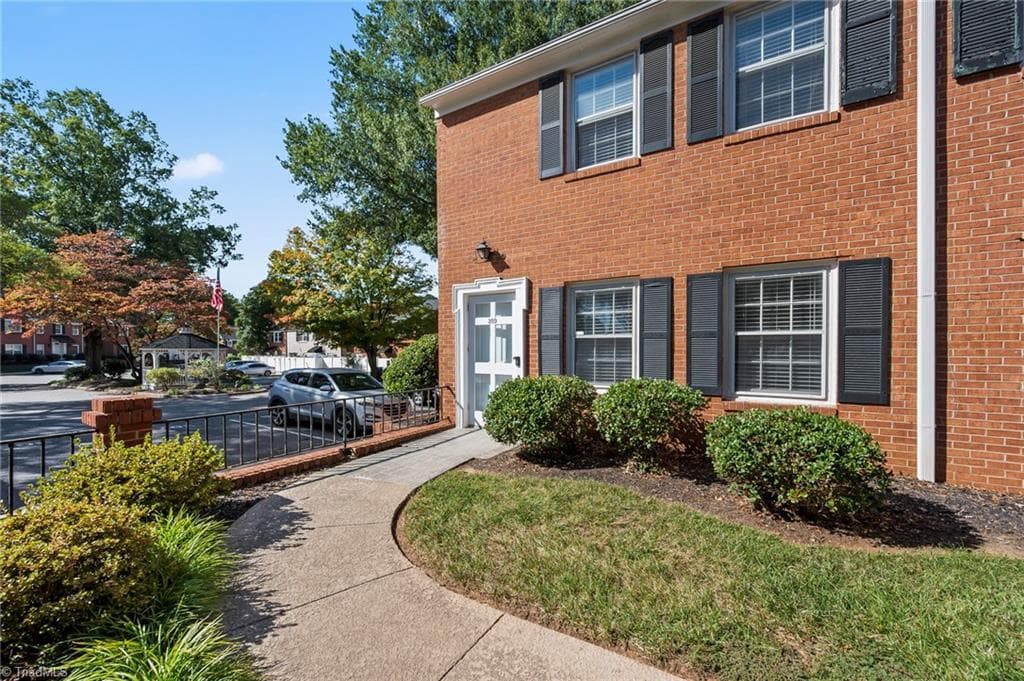 Stick/Site Built at 309 Hanover Arms Court, Winston-Salem NC 27104, Winston-Salem, photo 29 of 32