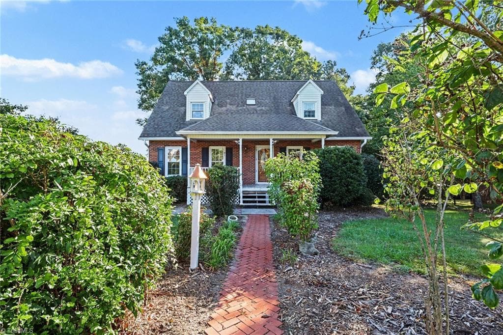 2655 Knob Hill Drive, Clemmons NC 27012