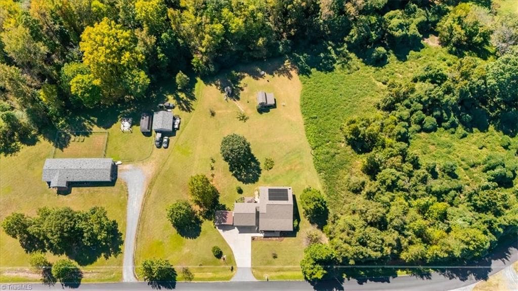 Stick/Site Built at 324 Deerfield Country Road, Randleman NC 27317, Randleman, photo 2 of 38
