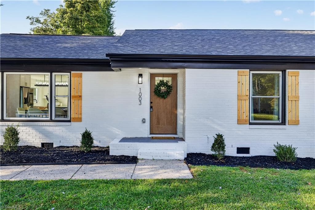 Stick/Site Built at 1003 Pembroke Road, Greensboro NC 27408, Greensboro, photo 2 of 34