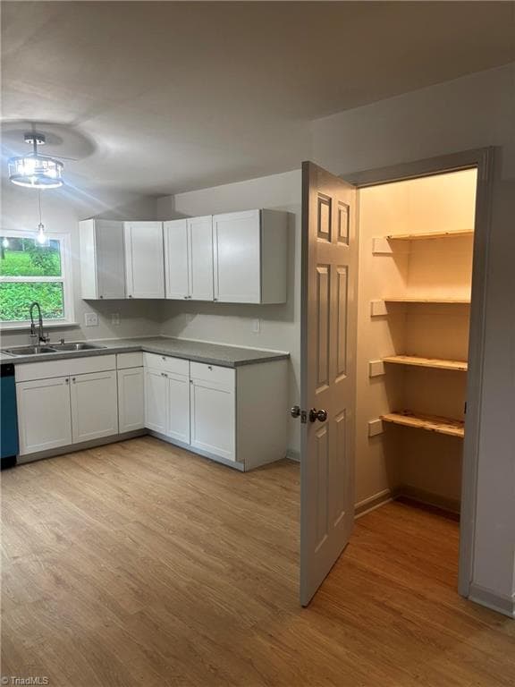 Stick/Site Built at 516 Twin Oak Court, High Point NC 27260, photo 6 of 11