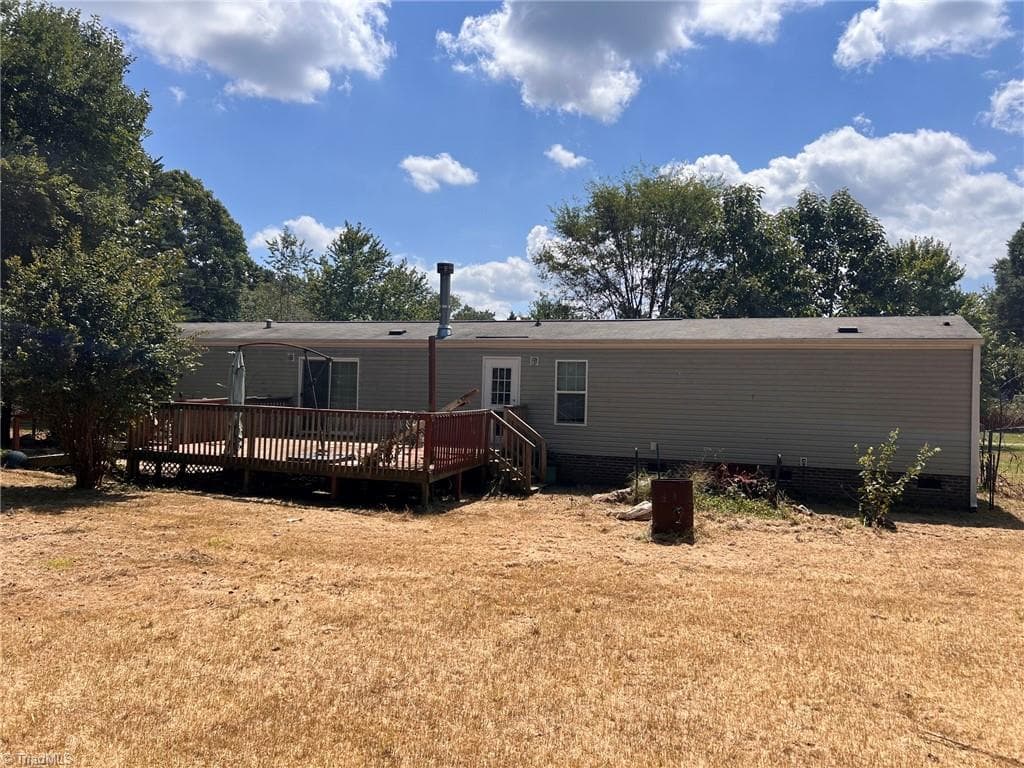Manufactured Home at 230 Squirrel Run, Salisbury NC 28146, photo 15 of 21
