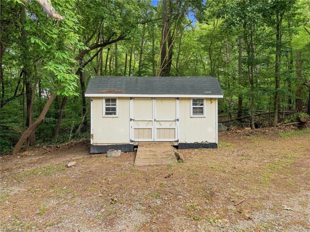 Stick/Site Built at 528 Wright Road, Kernersville NC 27284, photo 28 of 33