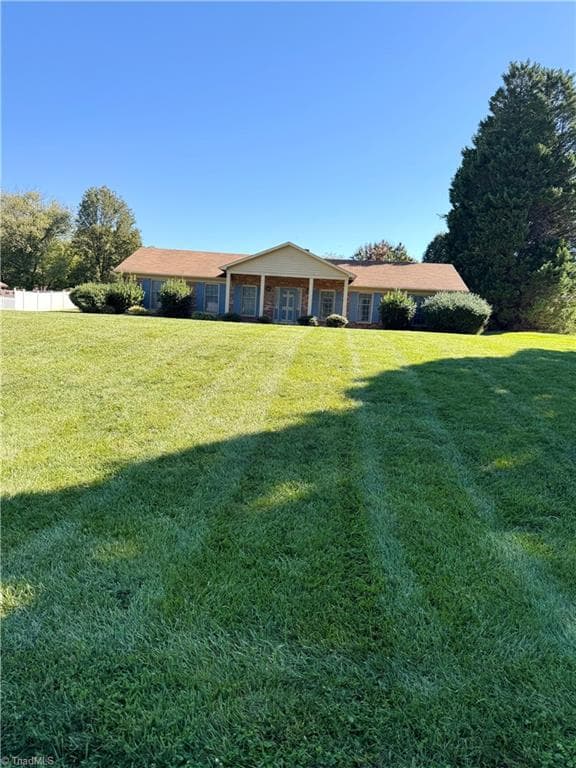1042 Fairweather Drive, Kernersville NC 27284