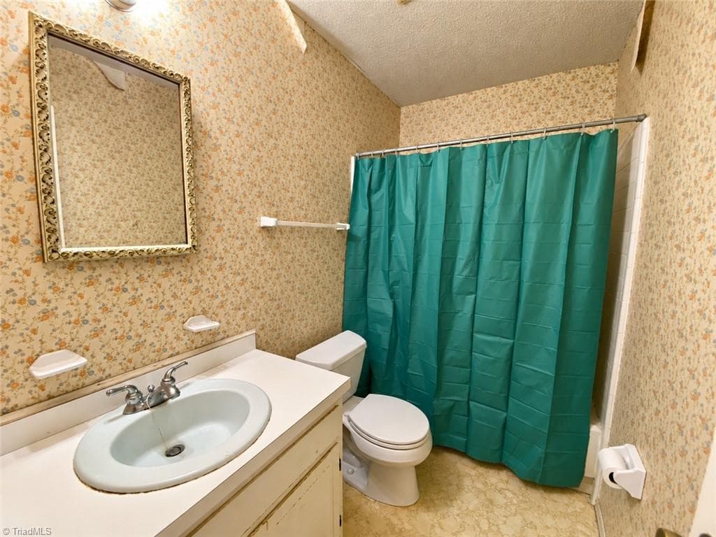Stick/Site Built at 3200 Glen Hollow Road, Greensboro NC 27407, Greensboro, photo 17 of 32