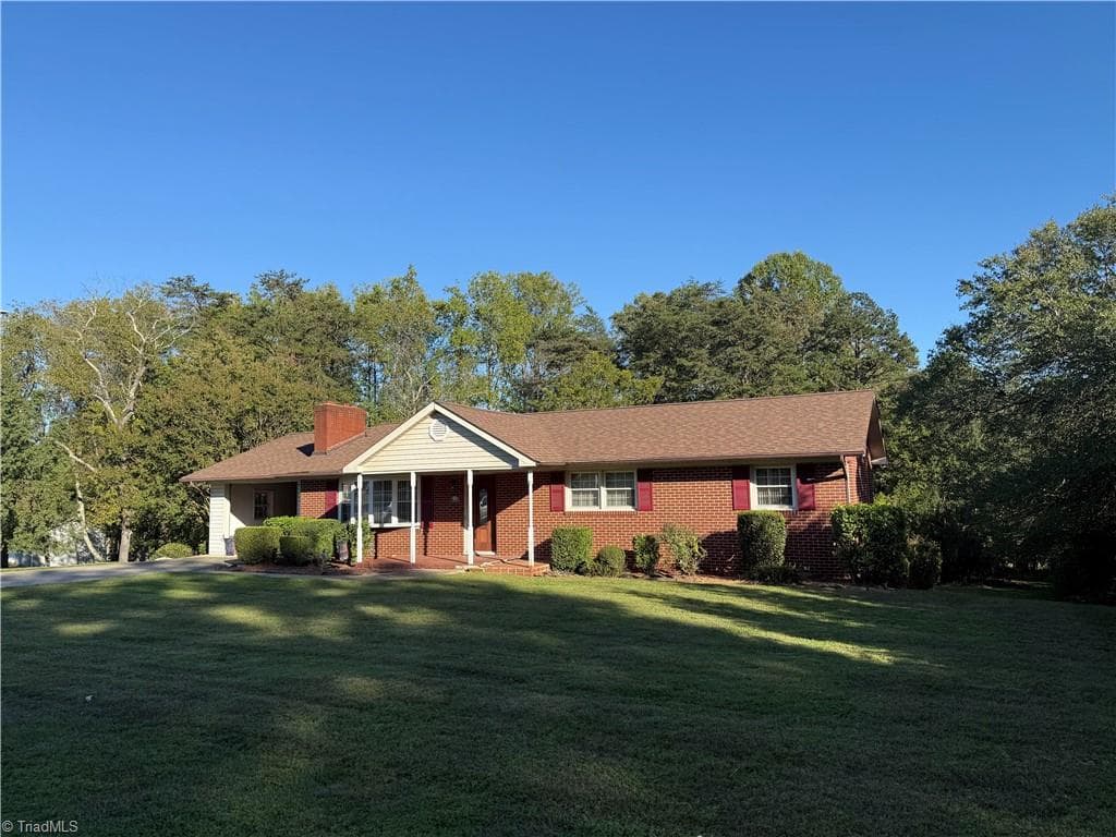 Stick/Site Built at 405 E Devon Drive, Mount Airy NC 27030, Mount Airy, photo 2 of 5