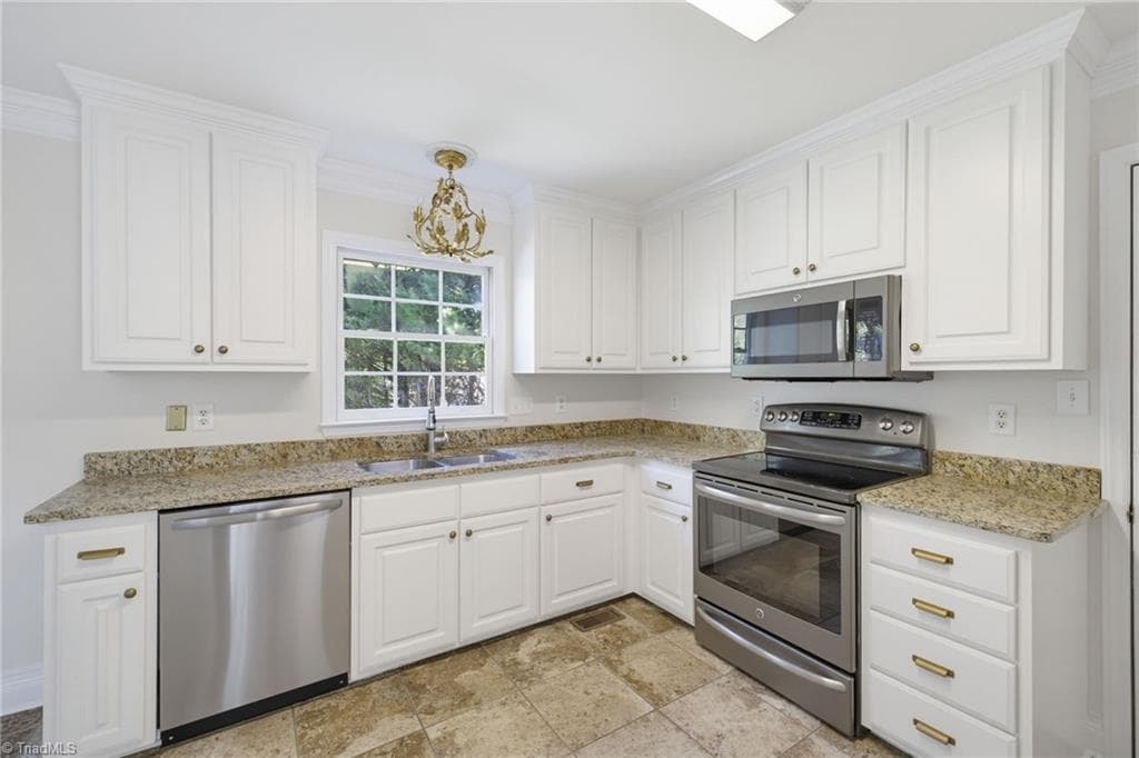 Stick/Site Built at 8 Cardwell Point, Greensboro NC 27407, Greensboro, photo 14 of 41