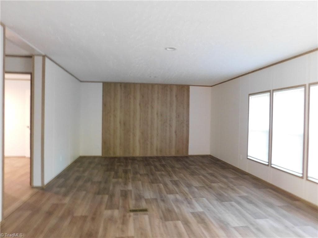 Manufactured Home at 162 Briar Creek Estates, Thomasville NC 27360, Thomasville, photo 13 of 18