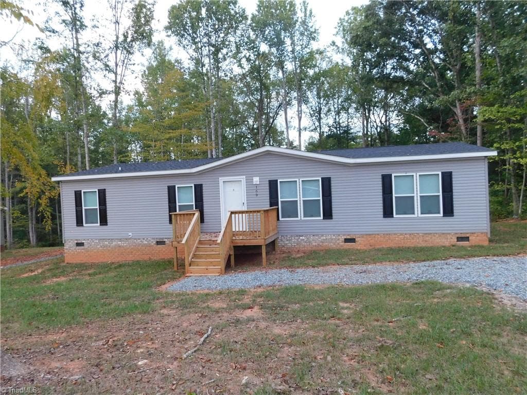 Manufactured Home at 162 Briar Creek Estates, Thomasville NC 27360, Thomasville, photo 17 of 18