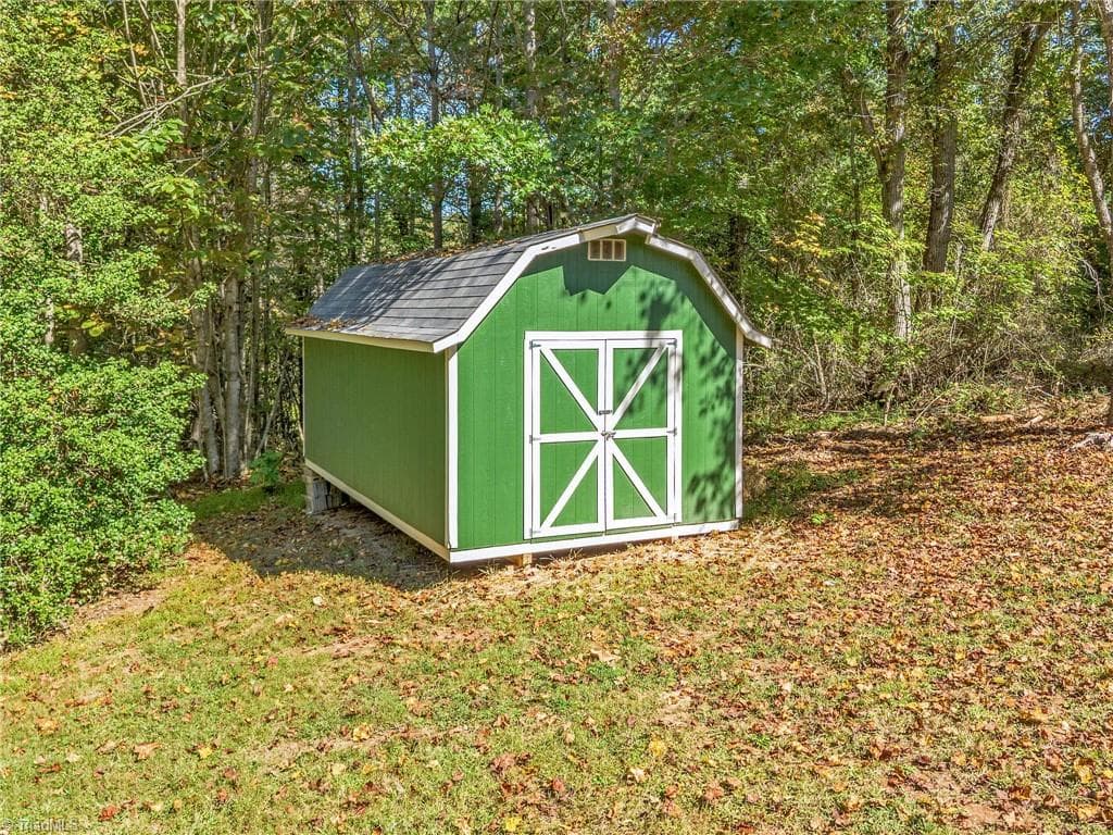 Manufactured Home at 265 Mckinley Road, Roaring River NC 28669, Roaring River, photo 43 of 50