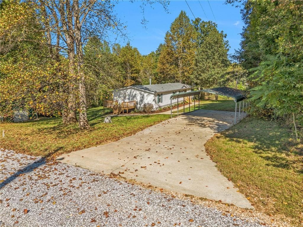 Manufactured Home at 265 Mckinley Road, Roaring River NC 28669, Roaring River, photo 5 of 50