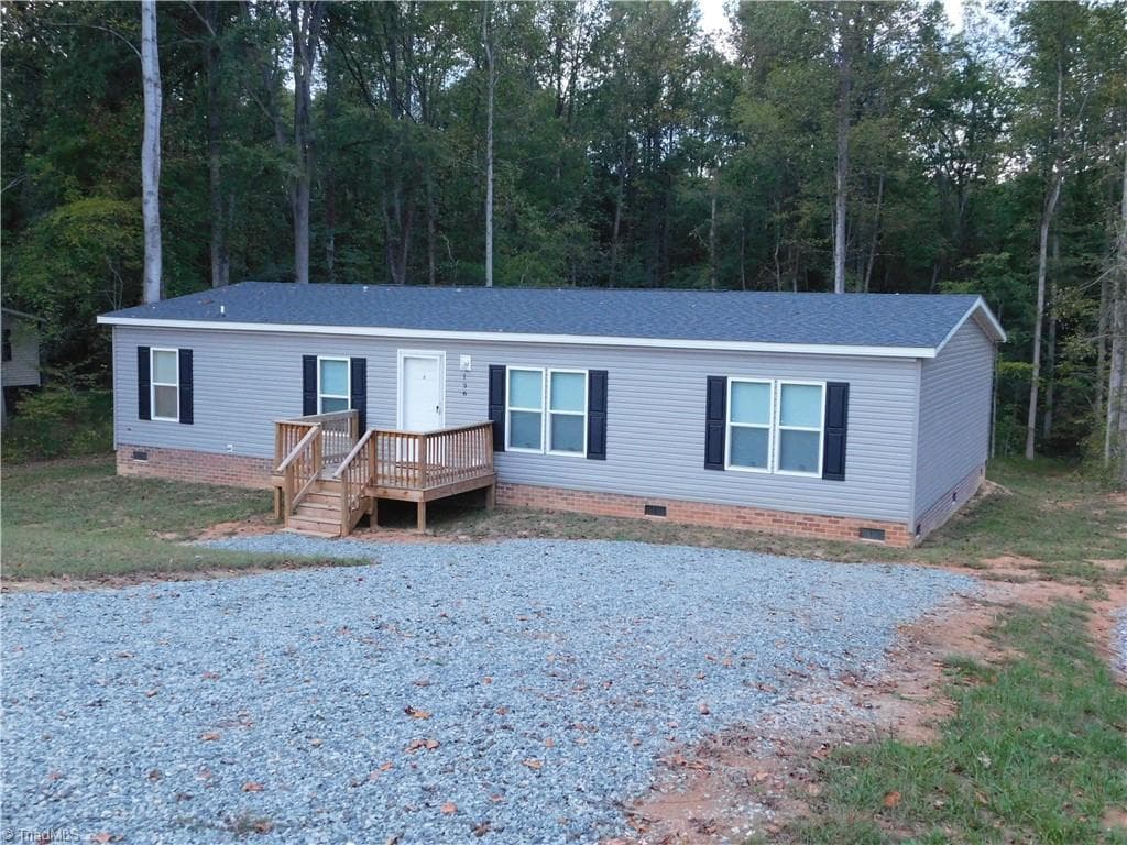 Manufactured Home at 196 Briar Creek Estates, Thomasville NC 27360, Thomasville, photo 2 of 24