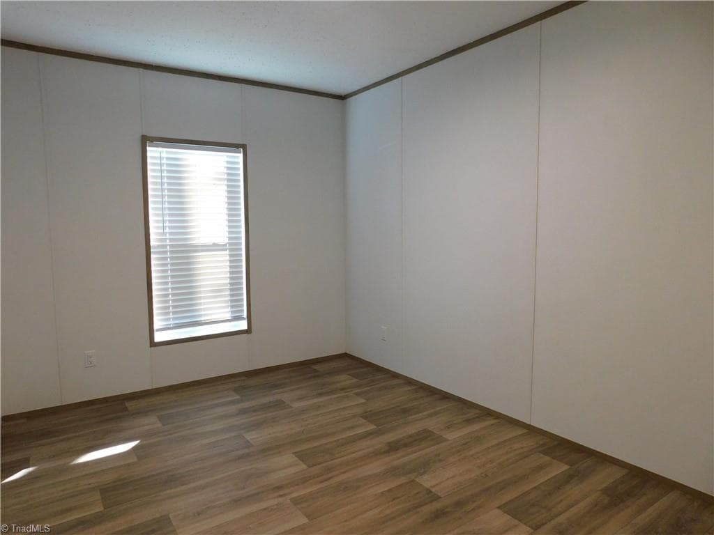 Manufactured Home at 196 Briar Creek Estates, Thomasville NC 27360, Thomasville, photo 17 of 24