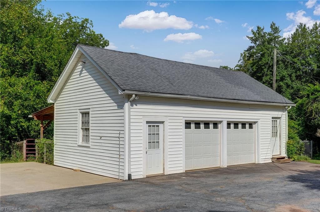 Stick/Site Built at 317 Highland Drive, Eden NC 27288, Eden, photo 6 of 50