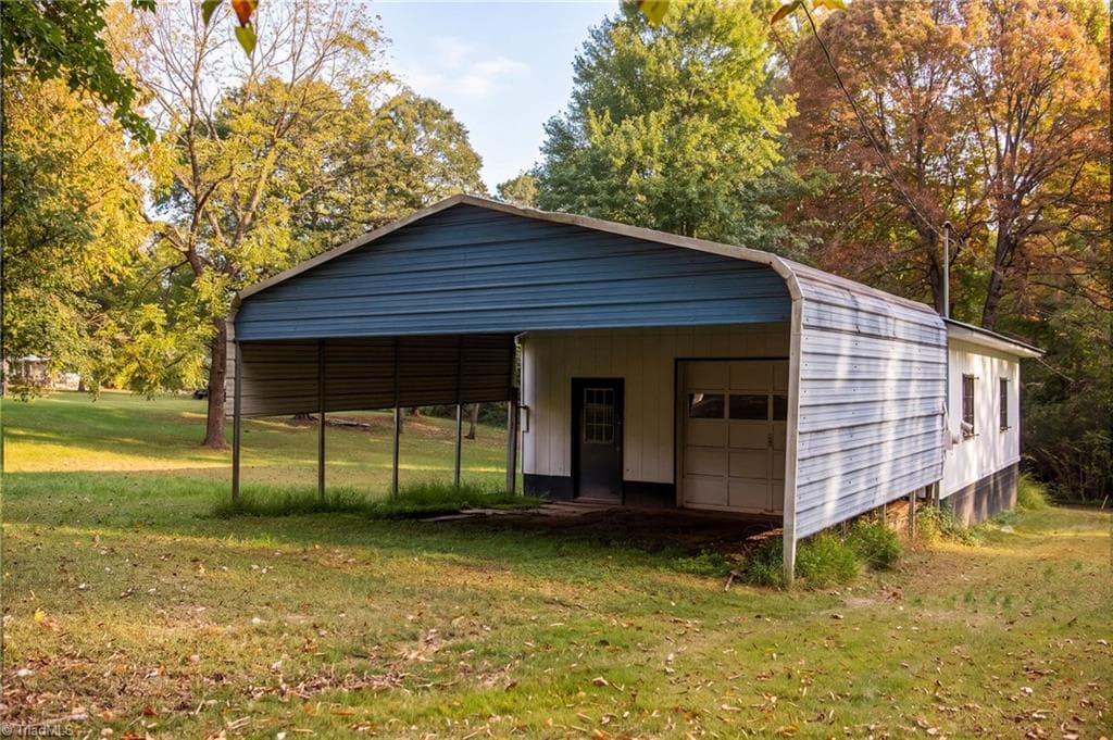 Stick/Site Built at 176 Oaklawn Road, Winston-Salem NC 27107, Winston-Salem, photo 28 of 36