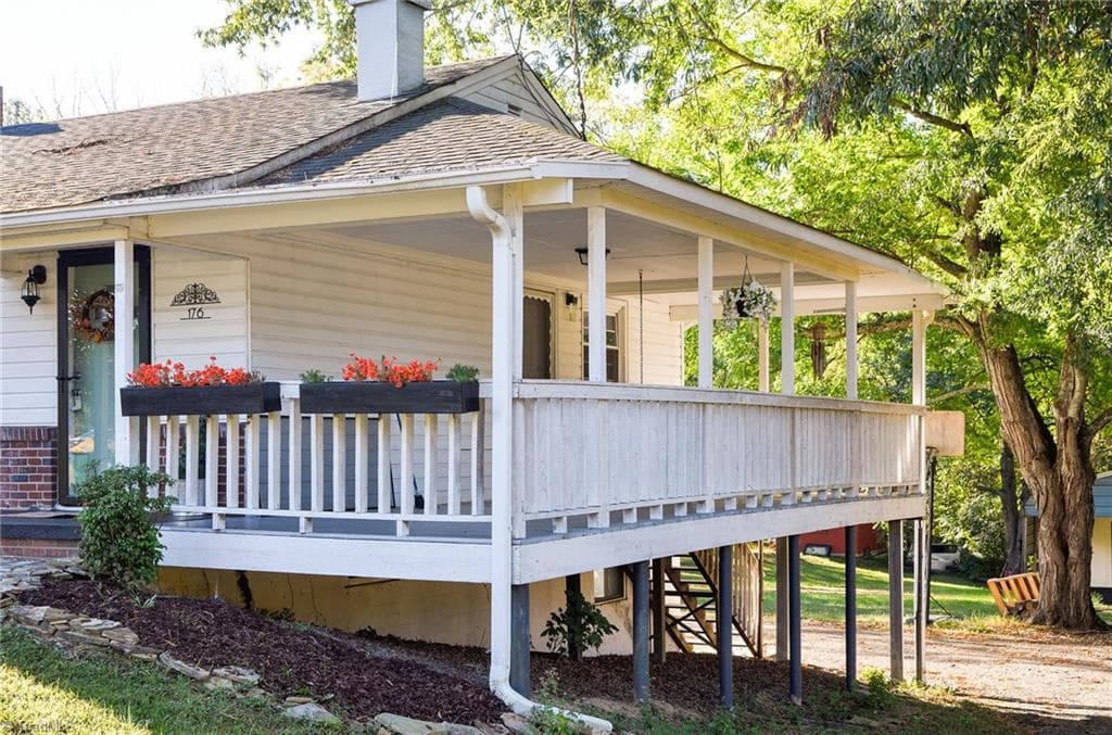 Stick/Site Built at 176 Oaklawn Road, Winston-Salem NC 27107, Winston-Salem, photo 5 of 36
