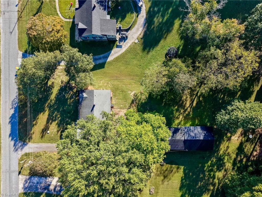 Stick/Site Built at 176 Oaklawn Road, Winston-Salem NC 27107, Winston-Salem, photo 34 of 36