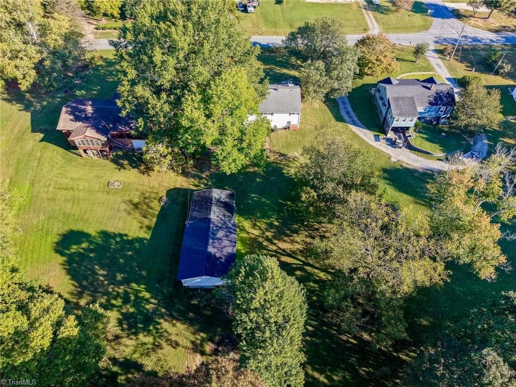 Stick/Site Built at 176 Oaklawn Road, Winston-Salem NC 27107, Winston-Salem, photo 33 of 36