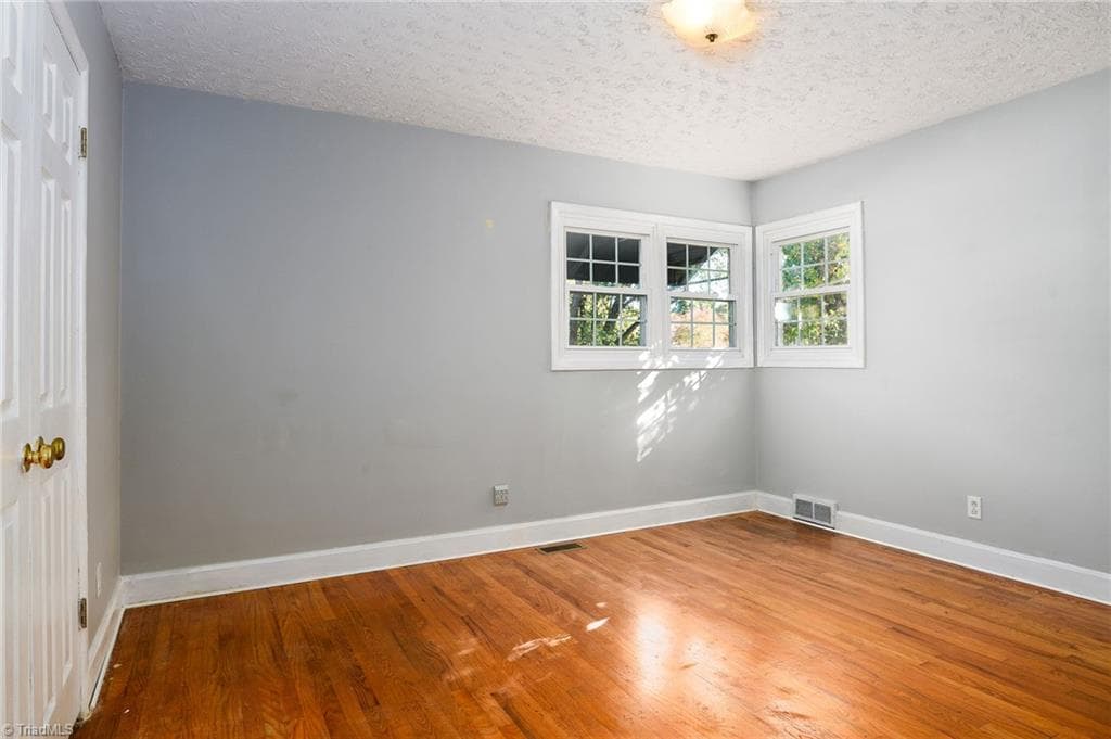 Stick/Site Built at 176 Oaklawn Road, Winston-Salem NC 27107, Winston-Salem, photo 15 of 36