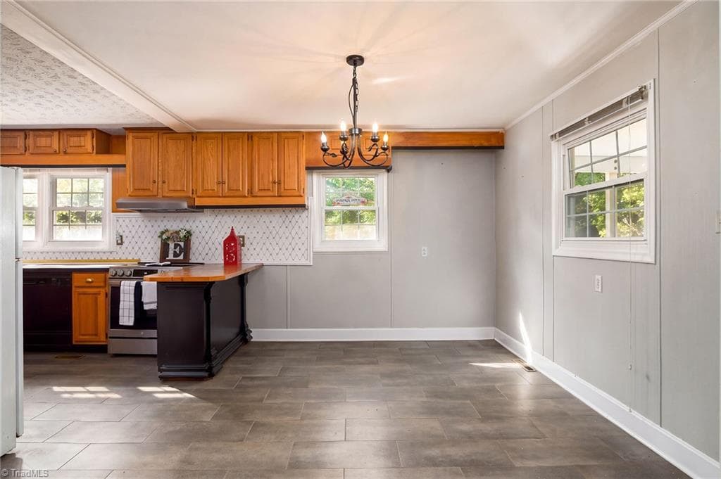 Stick/Site Built at 176 Oaklawn Road, Winston-Salem NC 27107, Winston-Salem, photo 11 of 36