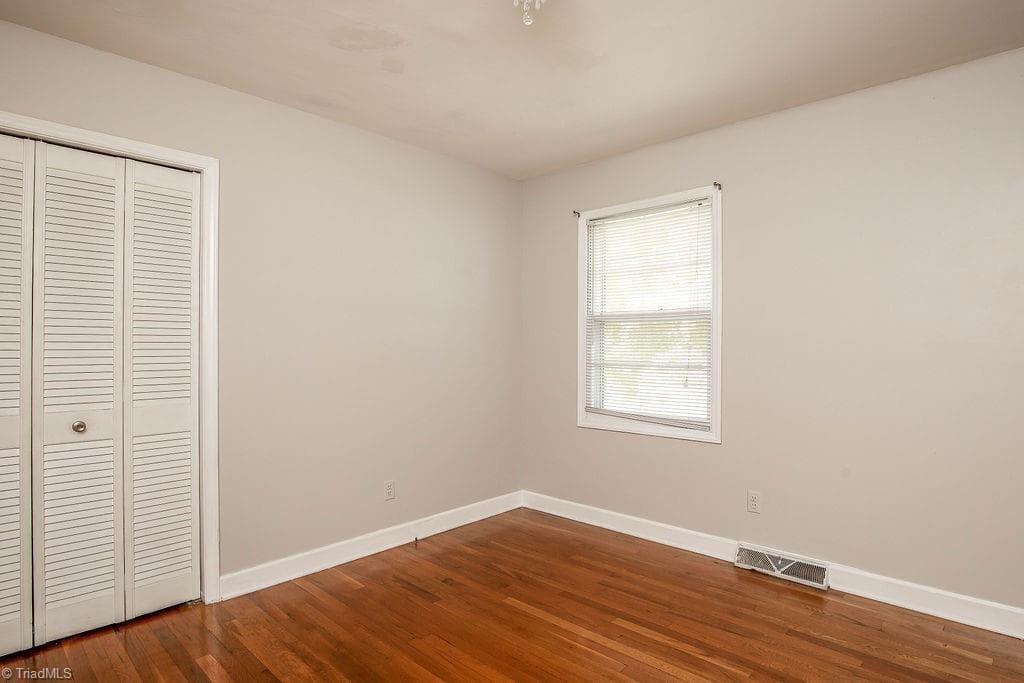 Stick/Site Built at 2420 Kingsgate Drive, Winston-Salem NC 27101, Winston-Salem, photo 13 of 25