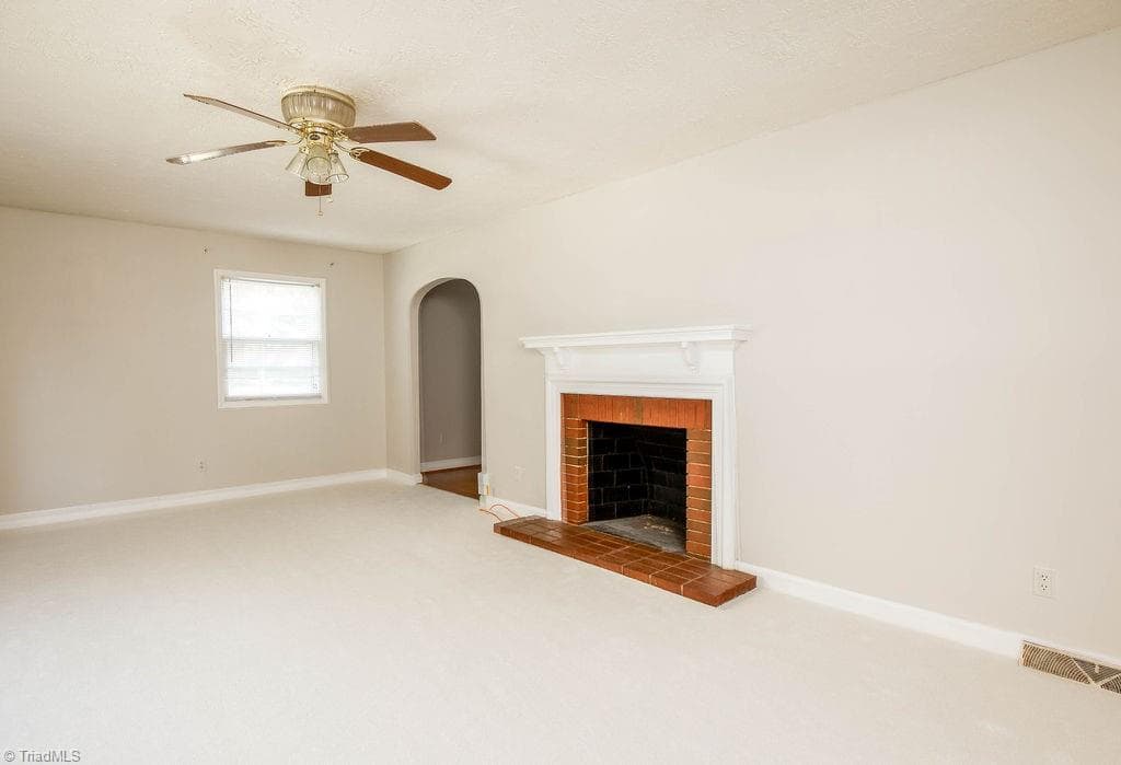 Stick/Site Built at 2420 Kingsgate Drive, Winston-Salem NC 27101, Winston-Salem, photo 3 of 25