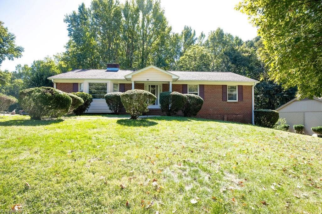 2420 Kingsgate Drive, Winston-Salem NC 27101